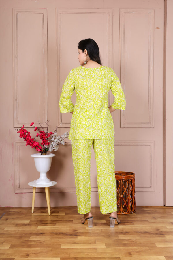 Ausuda Women Pure Cotton Printed Co-Ord Set | Parrot Green Casual Top & Pant Set
