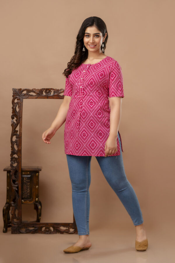 Ausuda Women Pure Cotton Pink Geometric Printed Short Kurti | Casual Ethnic Wear for Everyday Comfort