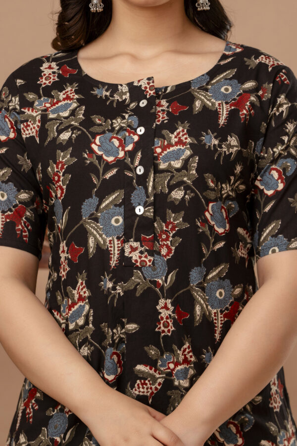 ASD_ShortKurti-2029-G Ausuda Women Pure Cotton Black Floral Printed Short Kurti | Casual Ethnic Wear for Everyday Comfort